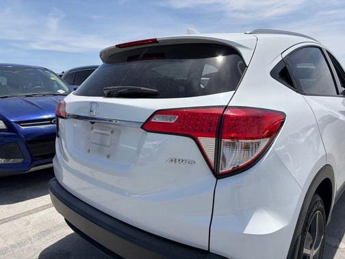 Platinum White Pearl 2022 Honda HR-V EX