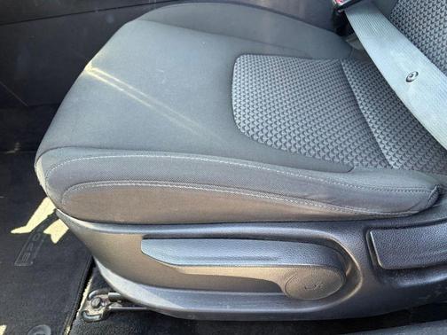 Gravity Gray 2023 Kia Sportage LX