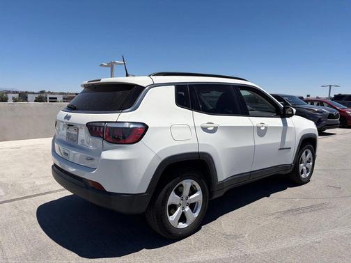 White Clearcoat 2018 Jeep Compass Latitude