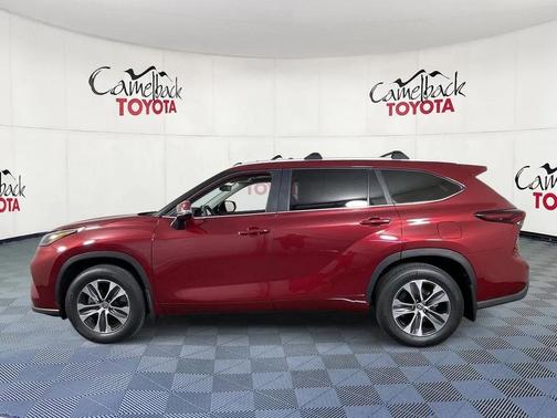 2025 Toyota Highlander XLE