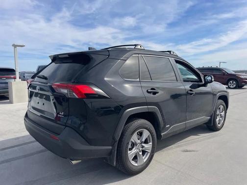 2025 Toyota RAV4 Hybrid LE