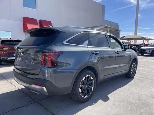 2024 Kia Sorento S