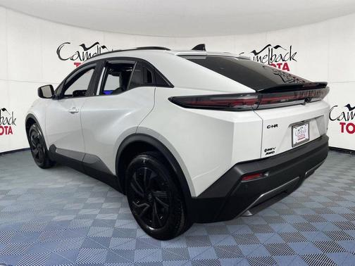 Wind Chill Pearl 2026 Toyota C-HR SE