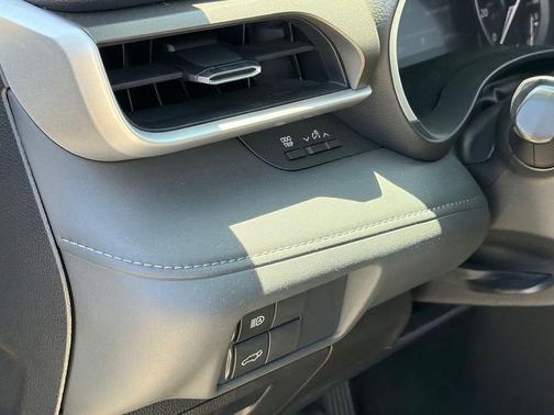 Magnetic Gray Metallic 2021 Toyota Highlander XLE