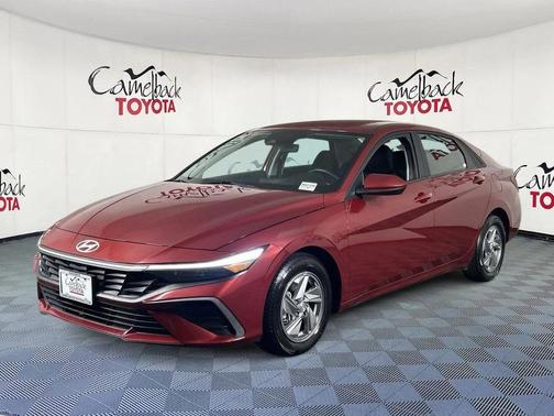 2024 Hyundai ELANTRA SE
