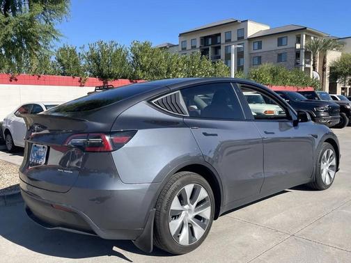 2023 Tesla Model Y Long Range Dual Motor All-Wheel Drive