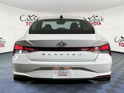 2023 Hyundai ELANTRA SE