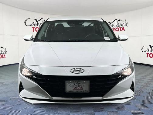 2023 Hyundai ELANTRA SE