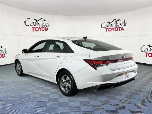2023 Hyundai ELANTRA SE