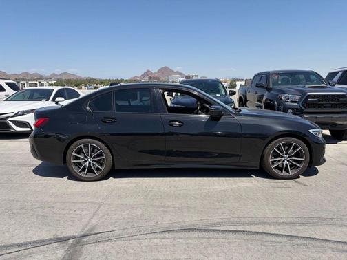 Black Sapphire Metallic 2019 BMW 330 330i