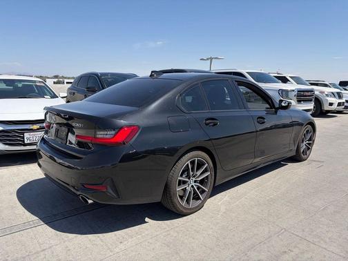 Black Sapphire Metallic 2019 BMW 330 330i