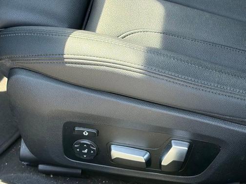 Black Sapphire Metallic 2019 BMW 330 330i