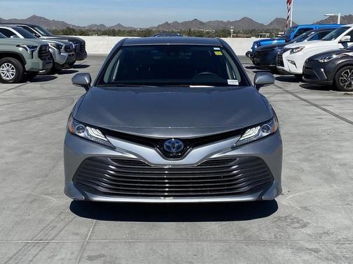 2020 Toyota Camry Hybrid XLE