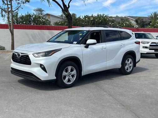 Wind Chill Pearl 2023 Toyota Highlander LE