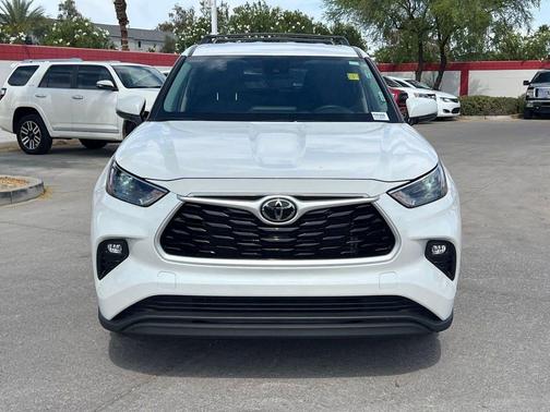 Wind Chill Pearl 2023 Toyota Highlander LE