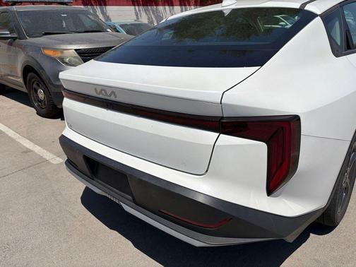 Snow White Pearl 2025 Kia K4 LXS