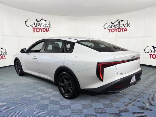 Snow White Pearl 2025 Kia K4 LXS