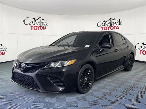 2020 Toyota Camry SE