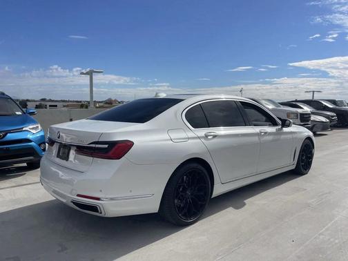 2020 BMW 740 740i