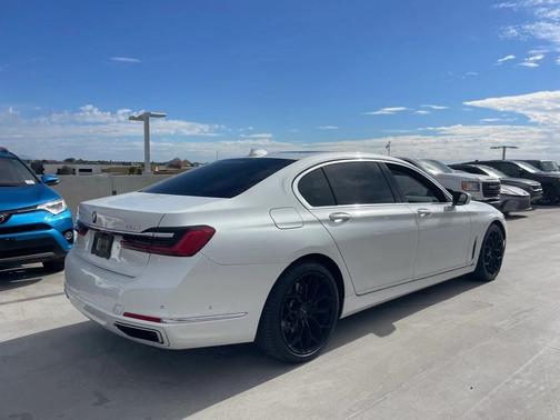 2020 BMW 740 740i