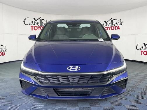 2024 Hyundai ELANTRA SE