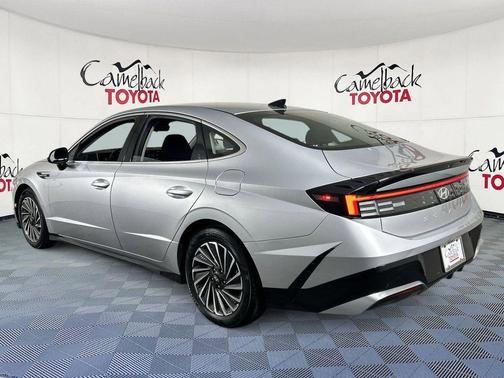 Aero Silver 2025 Hyundai SONATA Hybrid SE
