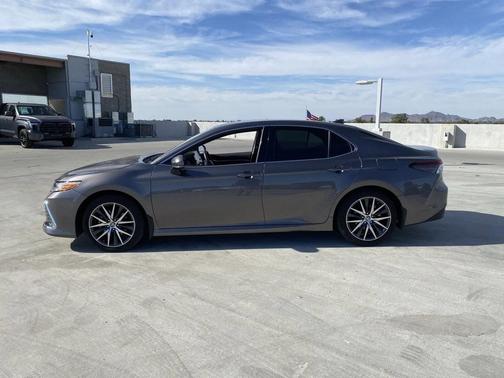 2024 Toyota Camry Hybrid XLE