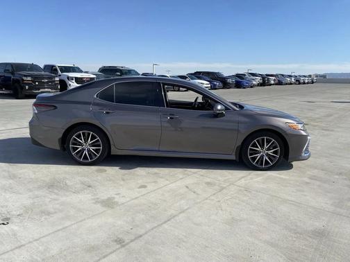 2024 Toyota Camry Hybrid XLE