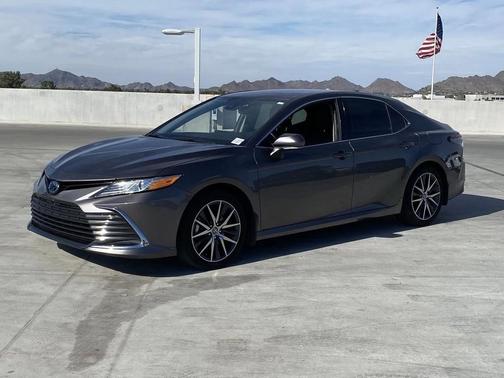 2024 Toyota Camry Hybrid XLE