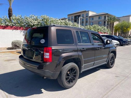 Rugged Brown Pearlcoat 2014 Jeep Patriot Sport