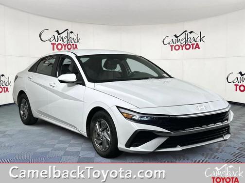 2024 Hyundai ELANTRA SE