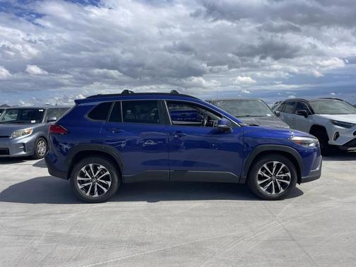 2024 Toyota Corolla Cross XLE