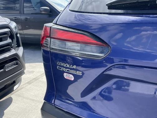 2024 Toyota Corolla Cross XLE