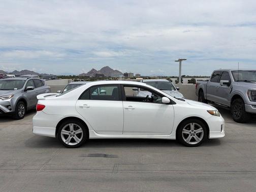 Super White 2013 Toyota Corolla S