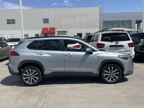 2022 Toyota Corolla Cross XLE