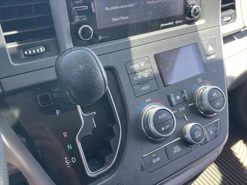 2018 Toyota Sienna LE