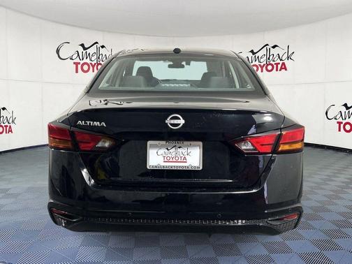 Super Black 2025 Nissan Altima 2.5 SV