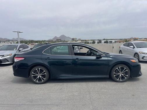 Galactic Aqua Mica 2020 Toyota Camry SE