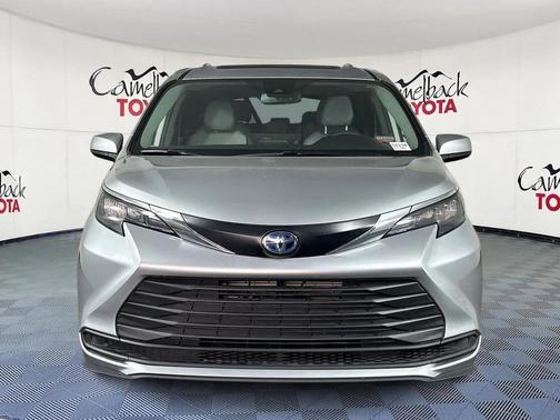 2025 Toyota Sienna LE