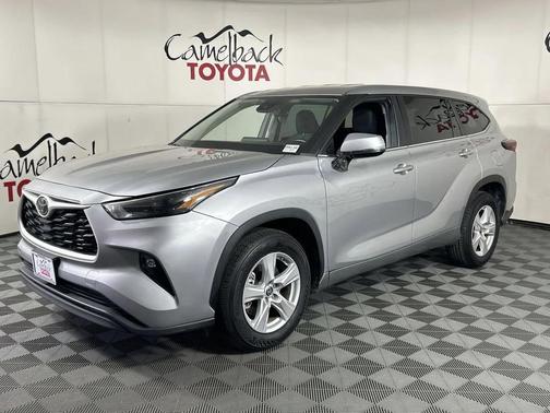 2024 Toyota Highlander LE