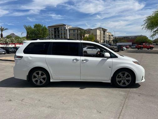 2018 Toyota Sienna SE