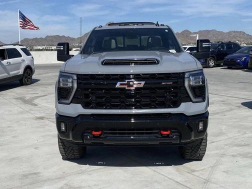 2025 Chevrolet Silverado 2500 4WD Crew Cab Standard Bed ZR2