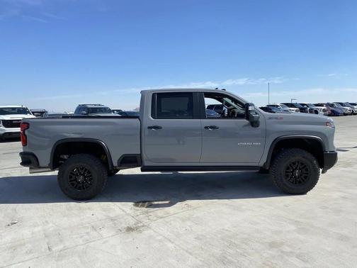 2025 Chevrolet Silverado 2500 4WD Crew Cab Standard Bed ZR2