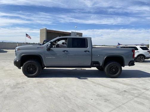 2025 Chevrolet Silverado 2500 4WD Crew Cab Standard Bed ZR2