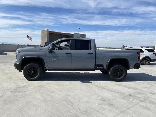 2025 Chevrolet Silverado 2500 4WD Crew Cab Standard Bed ZR2