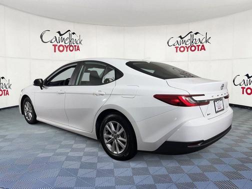 Ice Cap 2025 Toyota Camry LE
