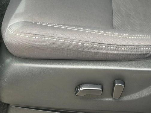 Gun Metallic 2024 Nissan Frontier SV