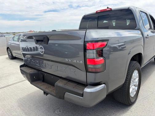 Gun Metallic 2024 Nissan Frontier SV