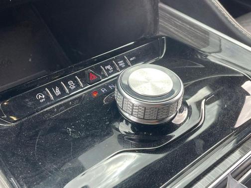 Baltic Gray Metallic Clearcoat 2022 Jeep Wagoneer Series II 4x2