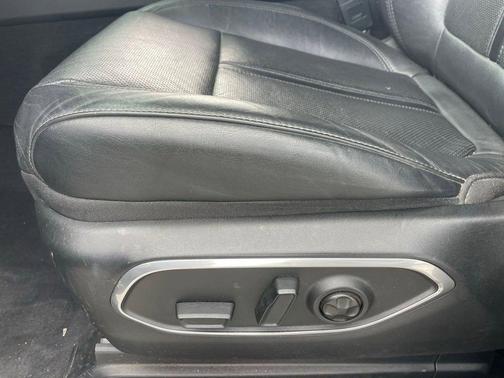 Baltic Gray Metallic Clearcoat 2022 Jeep Wagoneer Series II 4x2